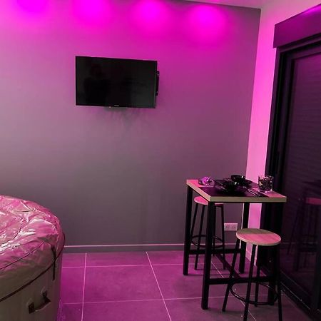 Spa Le Love Сен-Жермен-ле-Корбей Экстерьер фото
